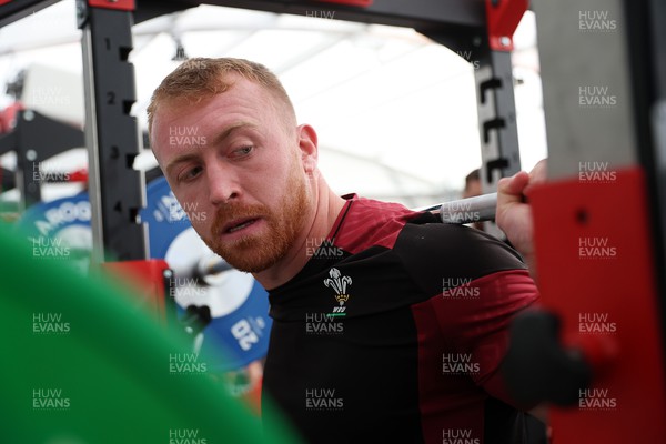 190923 - Wales Rugby Gym Session in the week leading up to their Rugby World Cup game against Australia - Tommy Reffell during training