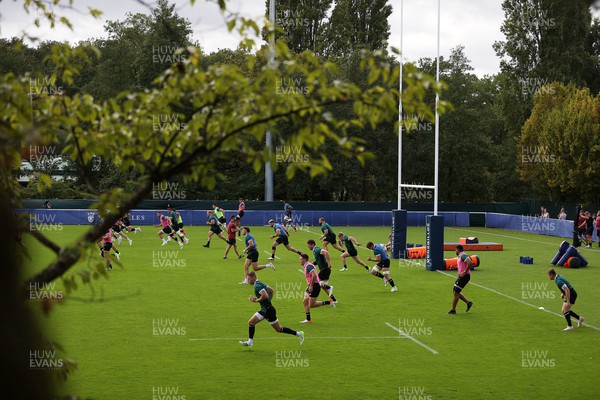 190923 - Wales Rugby Training in the week leading up to their Rugby World Cup game against Australia - Wales during the warm up