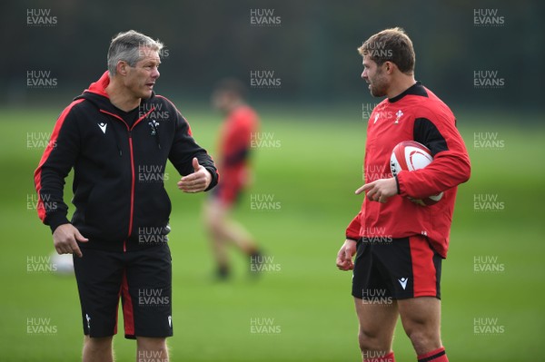 191020 - Wales Rugby Training - Byron Hayward and Leigh Halfpenny during training