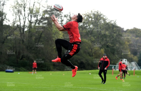 191020 - Wales Rugby Training - Louis Rees-Zammit during training