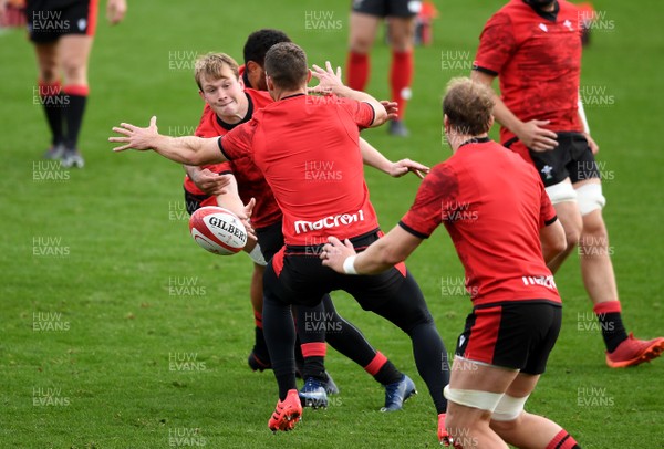 191020 - Wales Rugby Training - Nick Tompkins during training