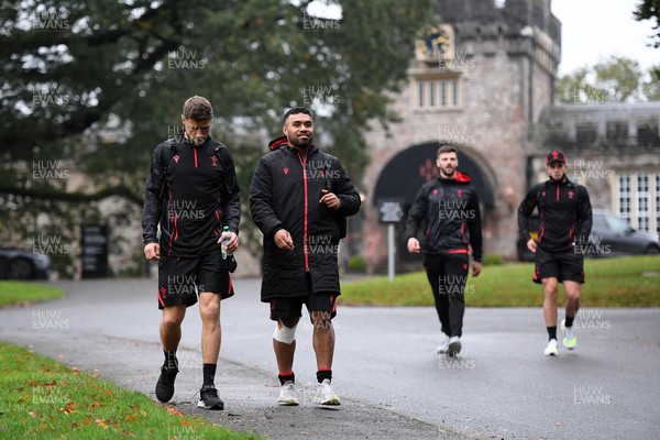 191021 - Wales Rugby Training - Rhys Priestland and Willis Halaholo during training