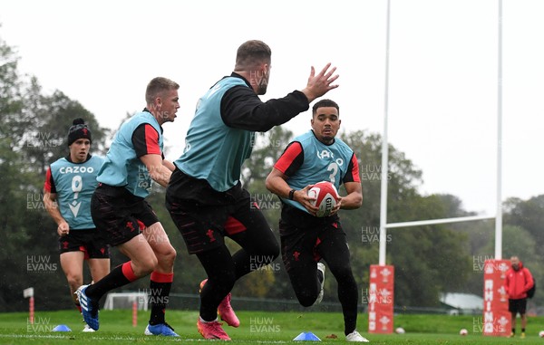 191021 - Wales Rugby Training - Ben Thomas during training