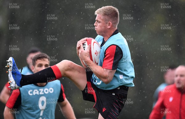 191021 - Wales Rugby Training - Gareth Anscombe during training