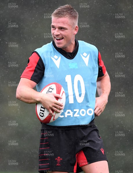 191021 - Wales Rugby Training - Gareth Anscombe during training