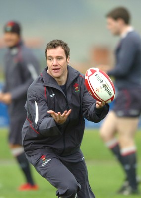 19.11.07 - Wales Rugby Training - Mark Jones in action during training 