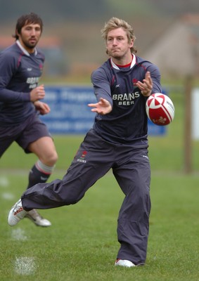 19.11.07 - Wales Rugby Training - Jamie Robinson in action during training 