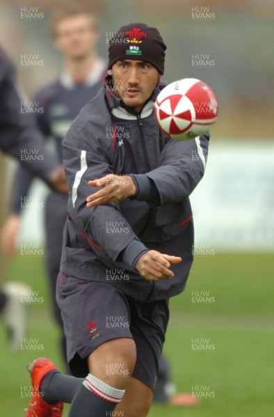 19.11.07 - Wales Rugby Training - Sonny Parker in action during training 