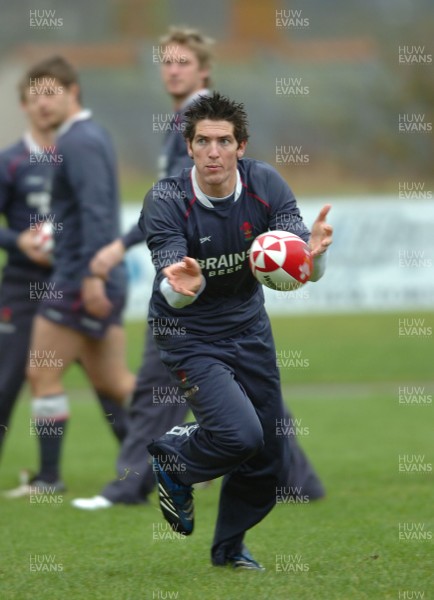 19.11.07 - Wales Rugby Training - James Hook in action during training 