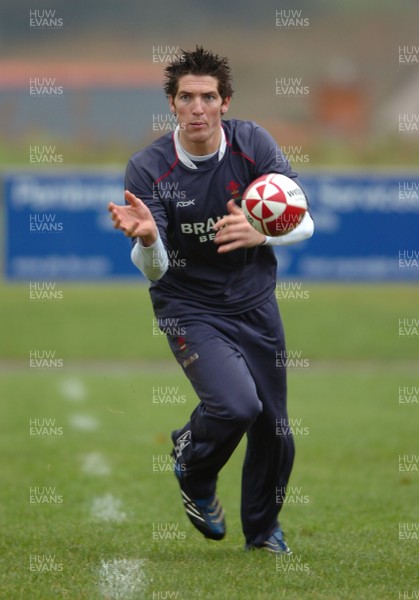 19.11.07 - Wales Rugby Training - James Hook in action during training 