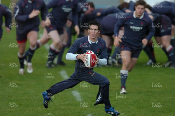 19.11.07 - Wales Rugby Training - James Hook in action during training 