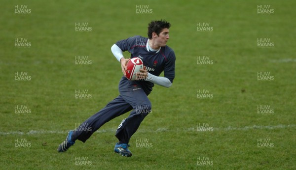 19.11.07 - Wales Rugby Training - James Hook in action during training 