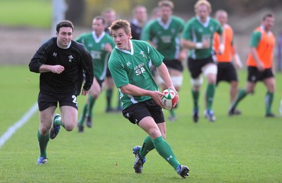 19.11.09 - Wales Rugby Training - Jonathan Davies in action during training. 