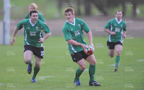 19.11.09 - Wales Rugby Training - Jonathan Davies in action during training. 