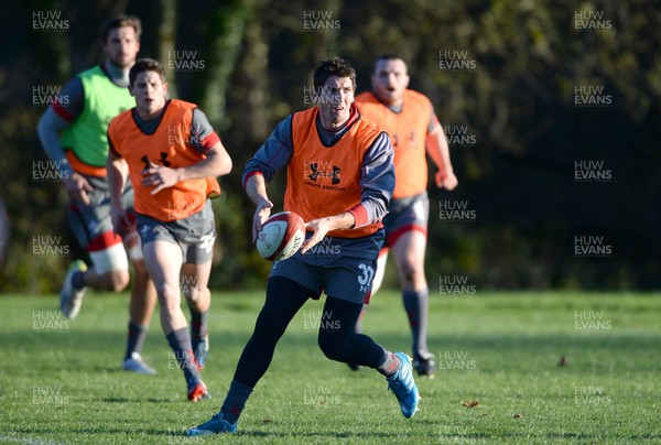 191113 - Wales Rugby Training -James Hook during training