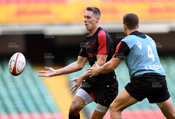 191121 - Wales Rugby Training - Liam Williams during training
