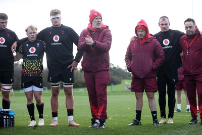 191125 - Wales Rugby Training ahead of their game this weekend against New Zealand - Steve Tandy, Head Coach during training