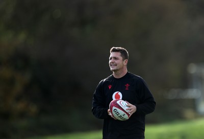 191125 - Wales Rugby Training ahead of their game this weekend against New Zealand - Callum Sheedy during training