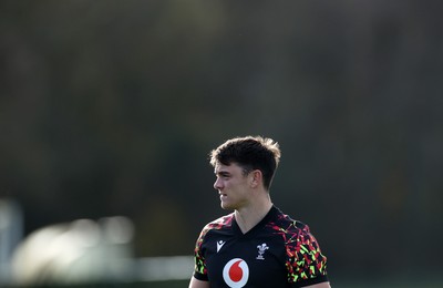 191125 - Wales Rugby Training ahead of their game this weekend against New Zealand - Reuben Morgan-Williams during training