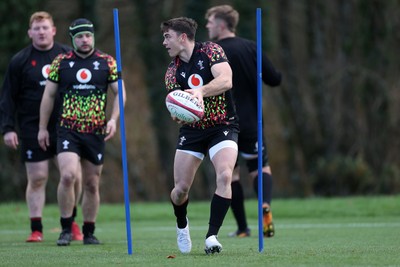 191125 - Wales Rugby Training ahead of their game this weekend against New Zealand - Reuben Morgan-Williams during training