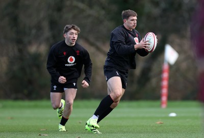 191125 - Wales Rugby Training ahead of their game this weekend against New Zealand - Joe Hawkins during training