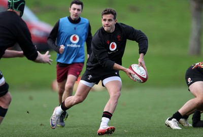 191125 - Wales Rugby Training ahead of their game this weekend against New Zealand - Kieran Hardy during training