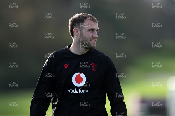 191125 - Wales Rugby Training ahead of their game this weekend against New Zealand - Max Llewellyn during training