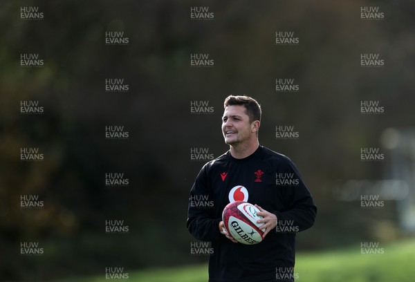 191125 - Wales Rugby Training ahead of their game this weekend against New Zealand - Callum Sheedy during training