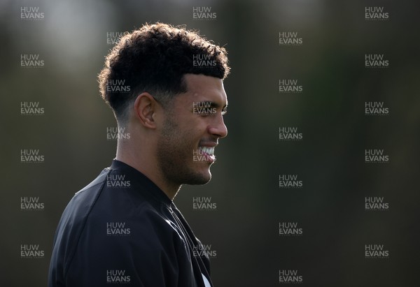 191125 - Wales Rugby Training ahead of their game this weekend against New Zealand - Rio Dyer during training
