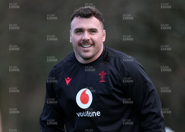 191125 - Wales Rugby Training ahead of their game this weekend against New Zealand - Ben Warren during training