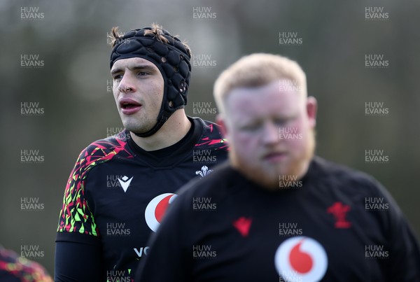 191125 - Wales Rugby Training ahead of their game this weekend against New Zealand - Dafydd Jenkins during training