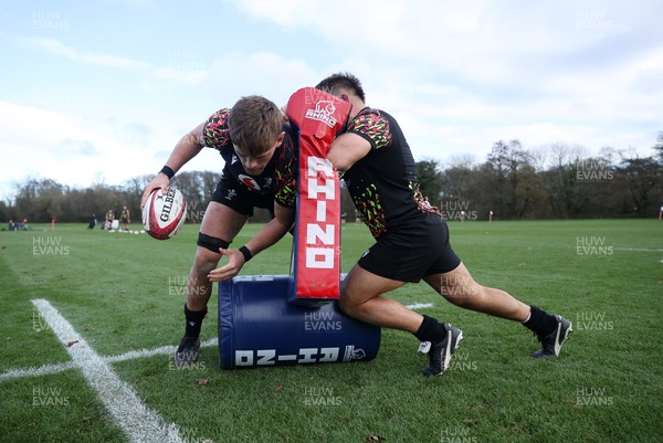 191125 - Wales Rugby Training ahead of their game this weekend against New Zealand - Alex Mann and Liam Belcher during training