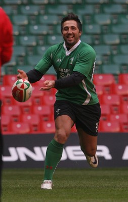20.03.09 - Wales Rugby Wales Gavin Henson takes part in a training session ahead of his sides Six Nations decider against Ireland tomorrow (Sat) 