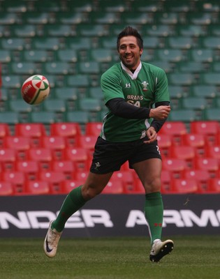 20.03.09 - Wales Rugby Wales Gavin Henson takes part in a training session ahead of his sides Six Nations decider against Ireland tomorrow (Sat) 