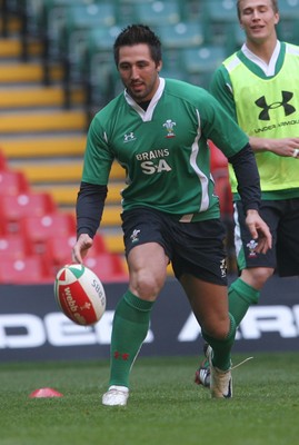 20.03.09 - Wales Rugby Wales Gavin Henson takes part in a training session ahead of his sides Six Nations decider against Ireland tomorrow (Sat) 