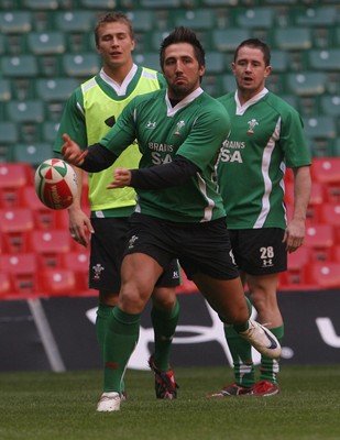 20.03.09 - Wales Rugby Wales Gavin Hension takes part in a training session ahead of his sides Six Nations decider against Ireland tomorrow (Sat) 