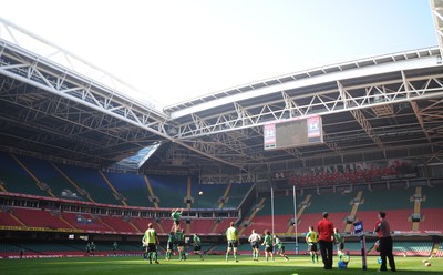 20.03.09 - Wales Rugby Wales squad takes part in a training session ahead of his sides Six Nations decider against Ireland tomorrow (Sat) 