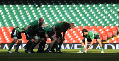 20.03.09 - Wales Rugby Wales Mike Phillips (R) takes part in a training session ahead of his sides Six Nations decider against Ireland tomorrow (Sat) 