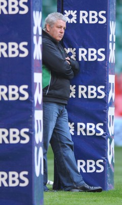 20.03.09 - Wales Rugby Wales head coach Warren Gatland  a training session ahead of his sides Six Nations decider against Ireland tomorrow (Sat) 