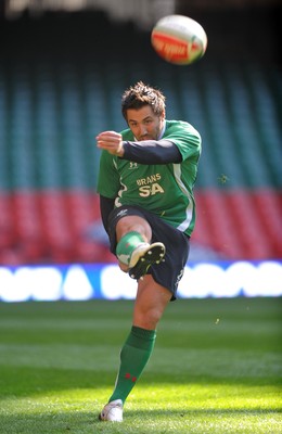 20.03.09 - Wales Rugby Wales Gavin Henson takes part in a training session ahead of his sides Six Nations decider against Ireland tomorrow (Sat) 