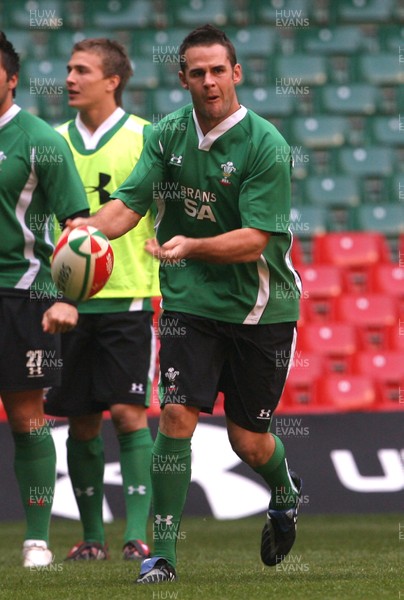 20.03.09 - Wales Rugby Wales' Lee Byrne takes part in a training session ahead of his sides Six Nations decider against Ireland tomorrow (Sat) 