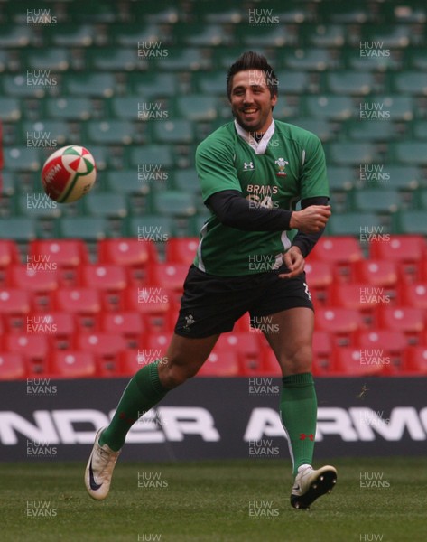 20.03.09 - Wales Rugby Wales Gavin Henson takes part in a training session ahead of his sides Six Nations decider against Ireland tomorrow (Sat) 