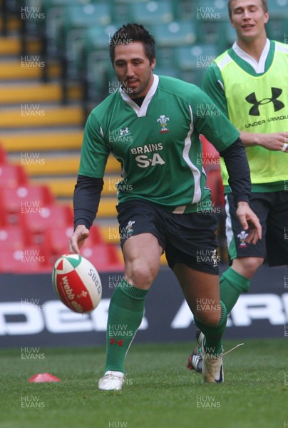 20.03.09 - Wales Rugby Wales Gavin Henson takes part in a training session ahead of his sides Six Nations decider against Ireland tomorrow (Sat) 