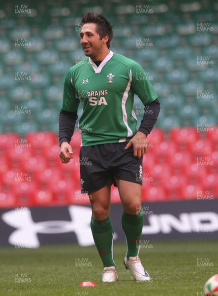 20.03.09 - Wales Rugby Wales Gavin Henson takes part in a training session ahead of his sides Six Nations decider against Ireland tomorrow (Sat) 