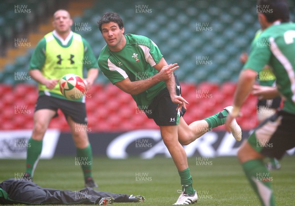 20.03.09 - Wales Rugby Wales' Mike Phillips takes part in a training session ahead of his sides Six Nations decider against Ireland tomorrow (Sat) 