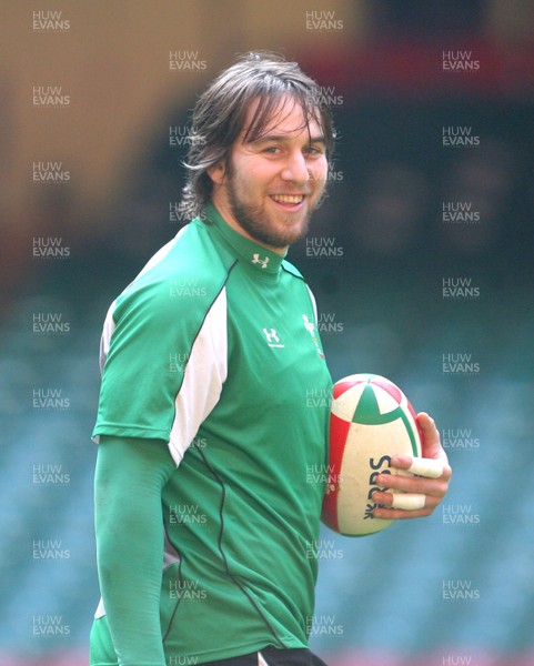 20.03.09 - Wales Rugby Wales Ryan Jones takes part in a training session ahead of his sides Six Nations decider against Ireland tomorrow (Sat) 