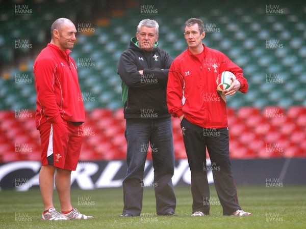 20.03.09 - Wales Rugby Wales Forwards coach Robin McBryde, Head coach Warren Gatland and backs coach Rob Howley  a training session ahead of his sides Six Nations decider against Ireland tomorrow (Sat) 