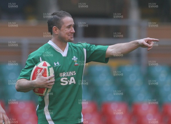20.03.09 - Wales Rugby Wales Shane Williams takes part in a training session ahead of his sides Six Nations decider against Ireland tomorrow (Sat) 