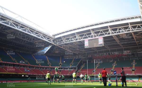 20.03.09 - Wales Rugby Wales squad takes part in a training session ahead of his sides Six Nations decider against Ireland tomorrow (Sat) 