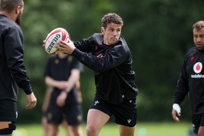200625 - Wales Rugby Training - Kieran Hardy during training
